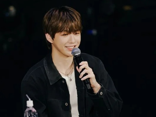Kang Daniel Melts Fans’ Hearts at Japan Fan Meetings Ahead of New Single “Watercolor”
